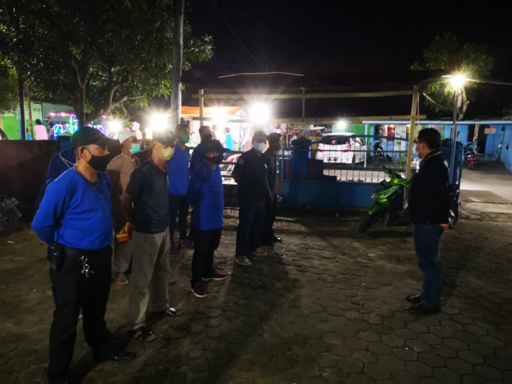 Kegiatan 5 juli 2021 :  Kegiatan yustisi  pembagian masker di pasar malam jalan meranti