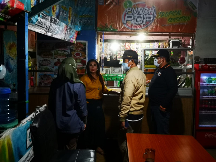 Rabu, 14 Juli 2021 melakukan razia terkait penerapan PPKM Mikro di wilayah Karang Anyar