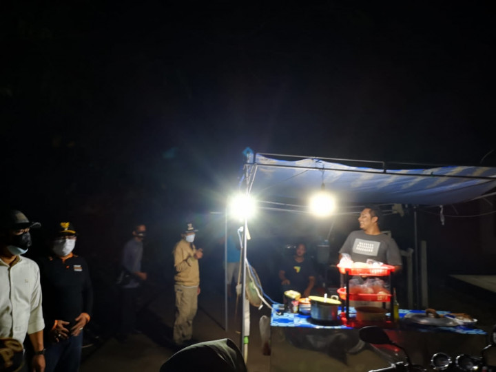 Rabu, 14 Juli 2021 melakukan razia terkait penerapan PPKM Mikro di wilayah Karang Anyar