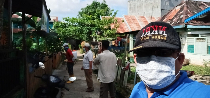 Giat Minggu Pagi tanggal 25 Juli 2021 Kegiatan Penyemprotan diwilayah Rt 21 dan Perbaikan Jembatan diWilayah Rt 33