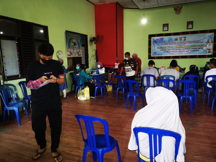 Kegiatan Vaksinasi massal Kelurahan Karang Anyar, 18-10-2021
