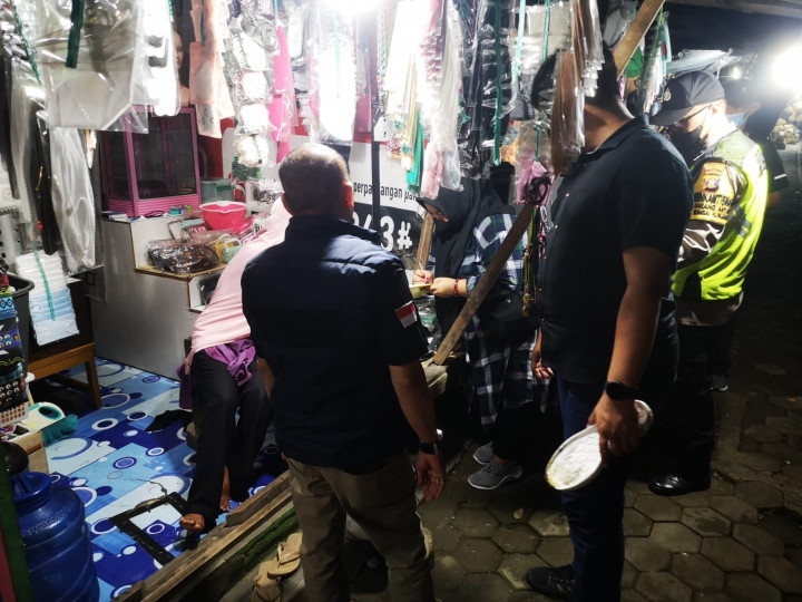 Sabtu, 27 November 2021, Giat himbauan para PKL di Jalan Cendana (belakang ISLAMIC CENTER)