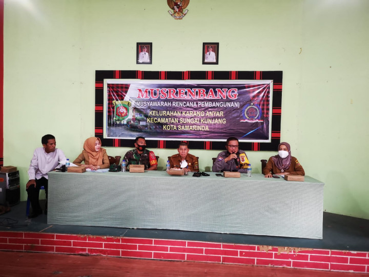 Senin, 06 Desember 2021 Rakor bersama Ketua RT Se Karang Ajyar membahas program Musrenbang 2023 dan Pokmas Probebaya 2022