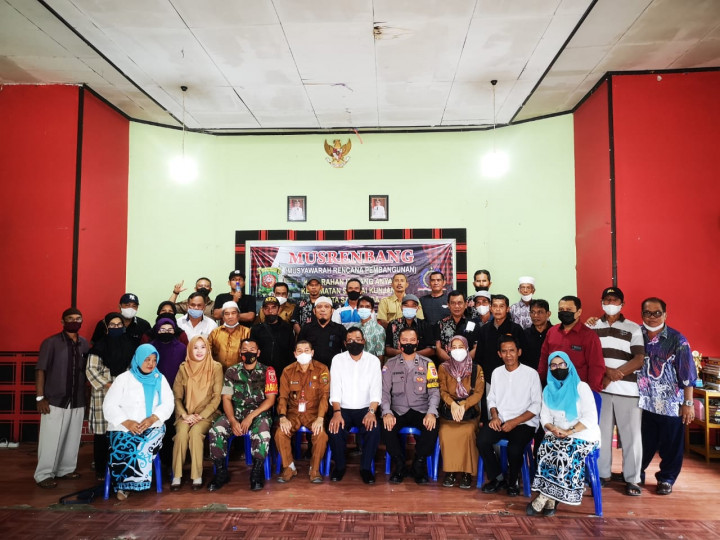Senin, 06 Desember 2021 Rakor bersama Ketua RT Se Karang Ajyar membahas program Musrenbang 2023 dan Pokmas Probebaya 2022