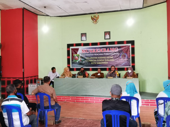 Senin, 06 Desember 2021 Rakor bersama Ketua RT Se Karang Ajyar membahas program Musrenbang 2023 dan Pokmas Probebaya 2022