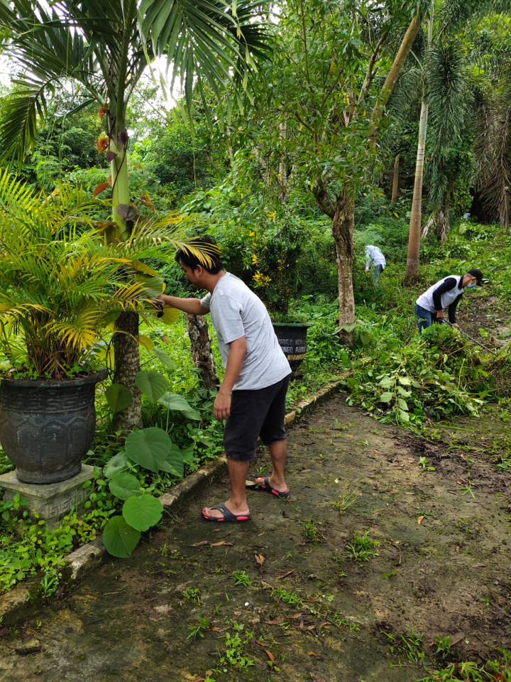 Minggu, 26 Desember 2021, Kerja Bakti di Taman Lalu Lintas Letj. MT. Haryono