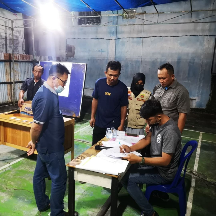07 Januari 2022, Menghadiri dan mengawasi kegiatan  pemilihan Ketua RT. 08 di Jalan Cendana Gang 08.