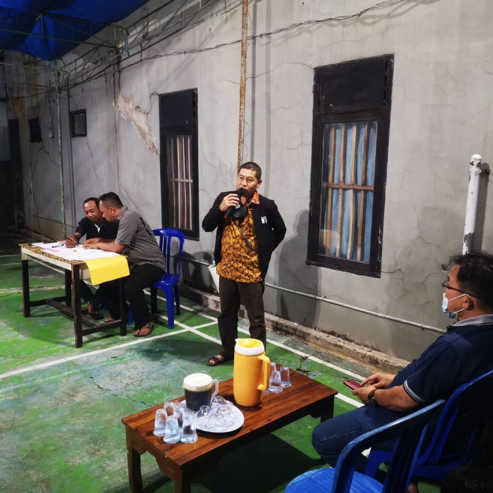 07 Januari 2022, Menghadiri dan mengawasi kegiatan  pemilihan Ketua RT. 08 di Jalan Cendana Gang 08.