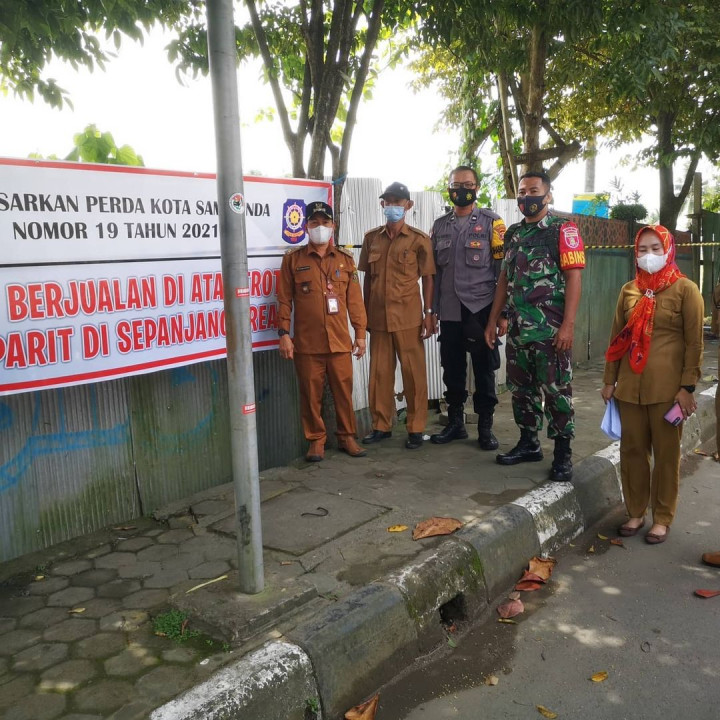 11 Januari 2022, Melakukan pemasangan Spanduk dilarang berjualan di Jalan Cendana dan pembongkaran tempat kumuh di jalan Teuku Umar.