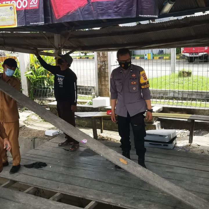 11 Januari 2022, Melakukan pemasangan Spanduk dilarang berjualan di Jalan Cendana dan pembongkaran tempat kumuh di jalan Teuku Umar.