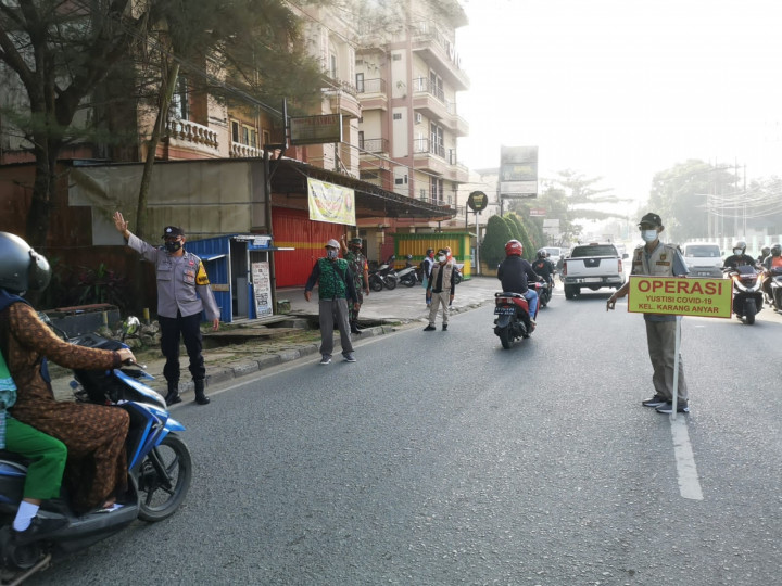 Jumat, 04 Februari 2022, Operasi Yustisi Masker di Jalan Tengkawang