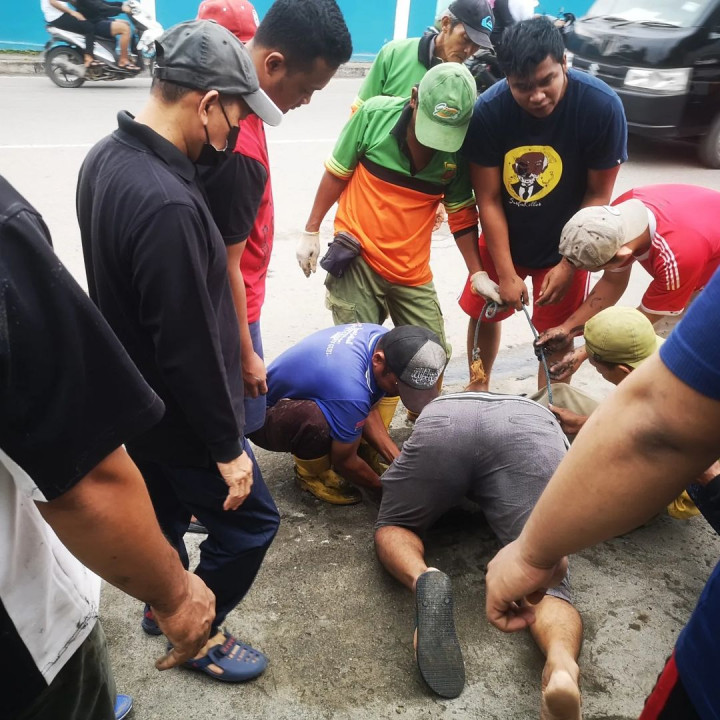 Minggu 6 Februari 2022, Giat Kerja Bakti Di Jl. Tengkawang Rt. 15