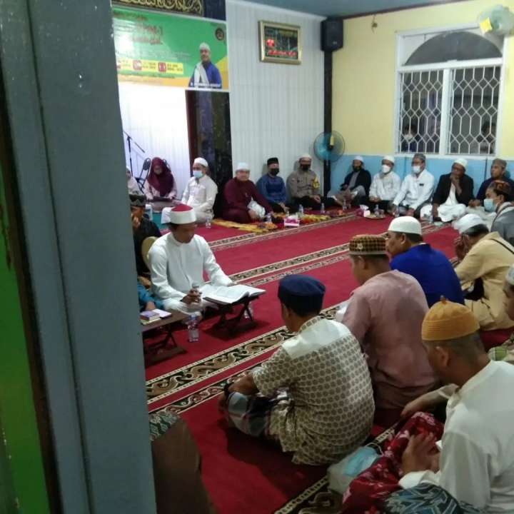 13 Februari, menghadiri kegiatan peringatan Isra Mi'raj di Langgar Cahaya Hati Jl. Rimba RT. 014