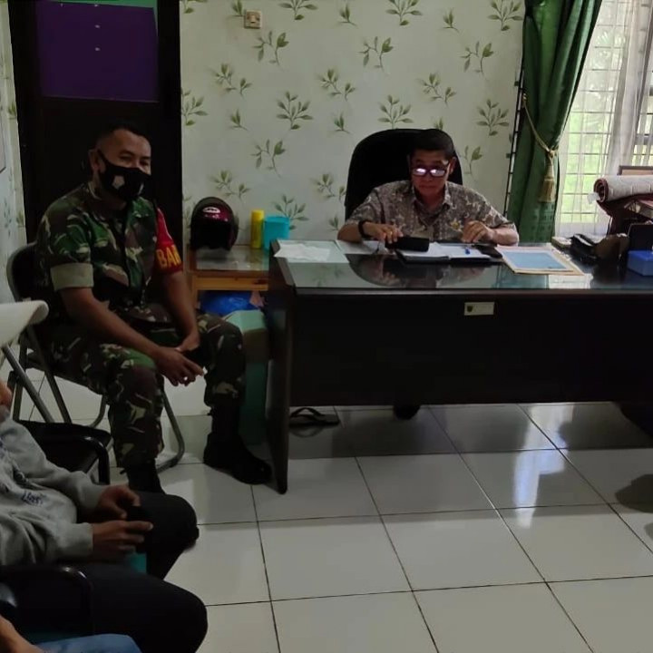 14 April 2022, Lurah menjadi fasilitator untuk koordinasi rapat antara Pihak PLN dan Warga RT.035