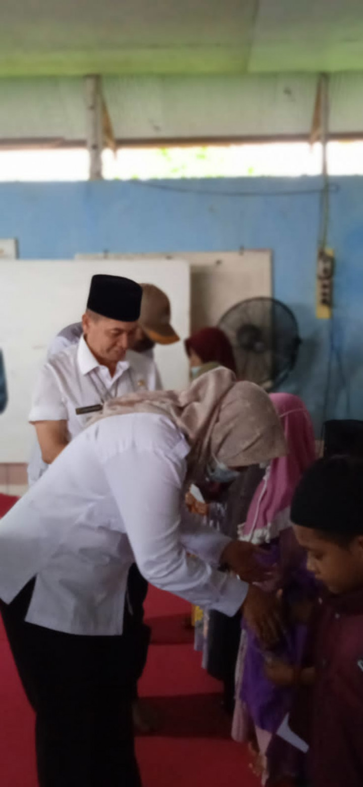Rabu, 27 April 2022 menghadiri undangan berbagi dengan Dhuafa dan yatim piatu serta berbuka puasa bersama di TK Makfatul Aitaan