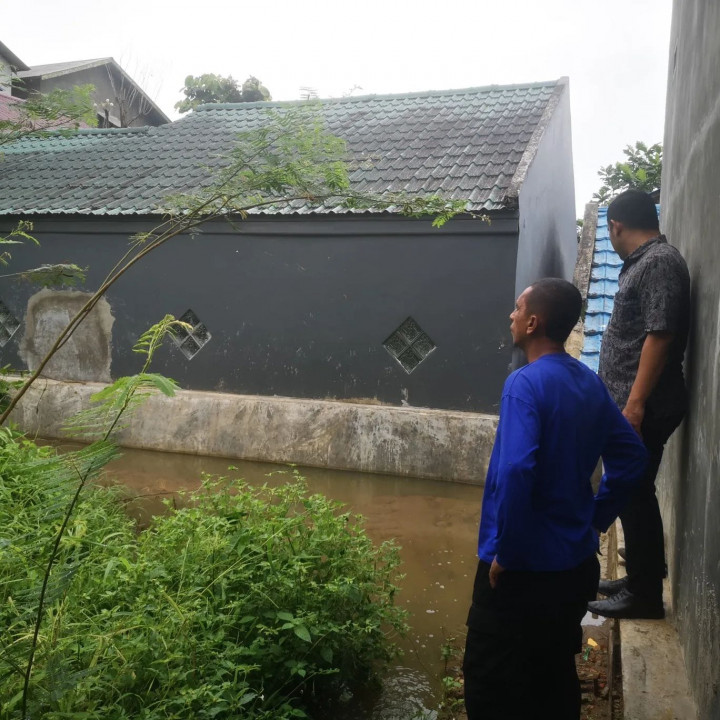 Minggu 17 Juli 2022 bersama Jajaran BPBD Kota dan Sekcam Sungai Kunjang serta Seklur dan staf Karang Anyar melakukan kunjungan ke Jl.Kelapa Gading Gg.Ramadhan RT.037