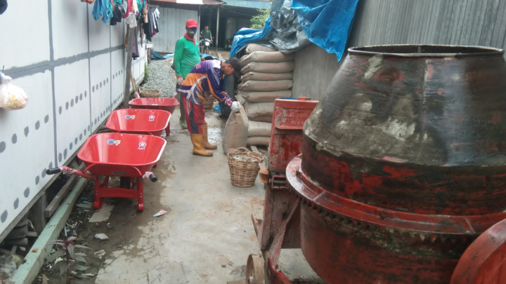 15 Juli 2022, #probebaya hari jum'at tgl 15-7-2022..persiapan di mulai semenisasi blok b rt 24..jln ulin gg 6..kelurahan kr Anyar kec sungai kunjang