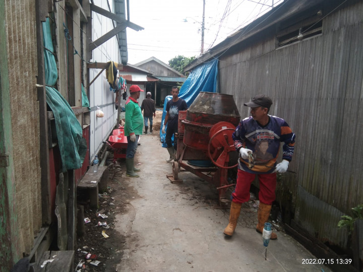 15 Juli 2022, #probebaya hari jum'at tgl 15-7-2022..persiapan di mulai semenisasi blok b rt 24..jln ulin gg 6..kelurahan kr Anyar kec sungai kunjang