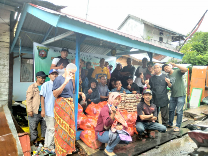 17 Juli 2022, #Probebaya pembagian program bantuan sembako di RT.010