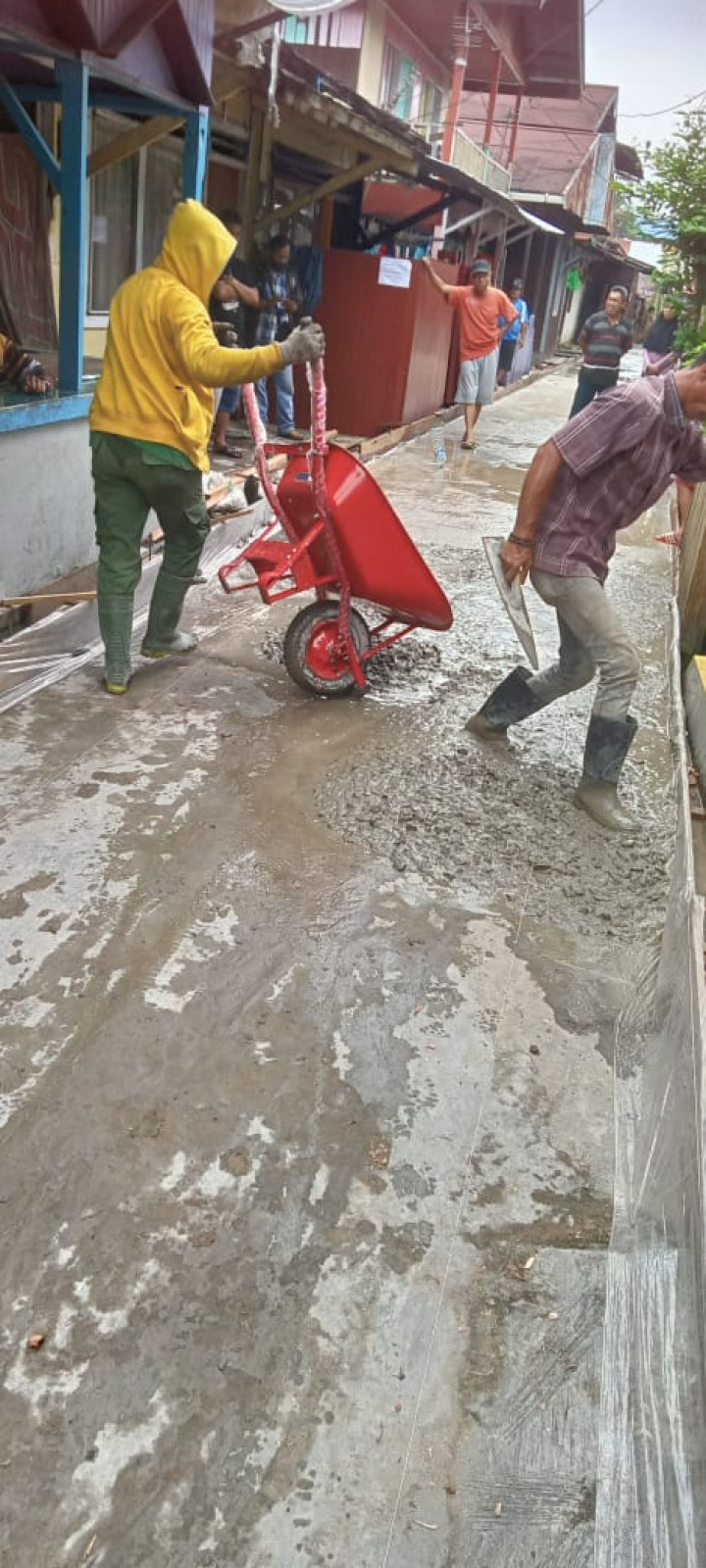 18 Juli 2022, #Probebaya kegiatan semenisasi di RT.20 & 24