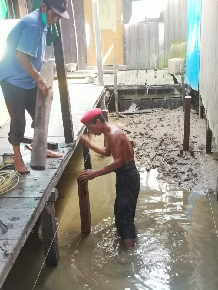 20 Juli 2022, #Probebaya perbaikan jembatan kayu di RT.026