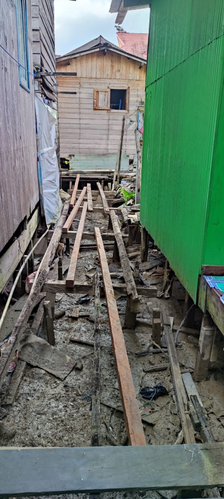 20 Juli 2022, #Probebaya rehab jembatan kayu ulin di RT.026, 030