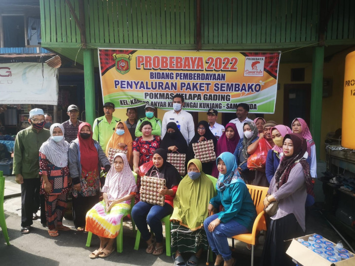 27 Juli 2022, #Probebaya, pembagian paket sembako ke warga yang membutuhkan di RT.015