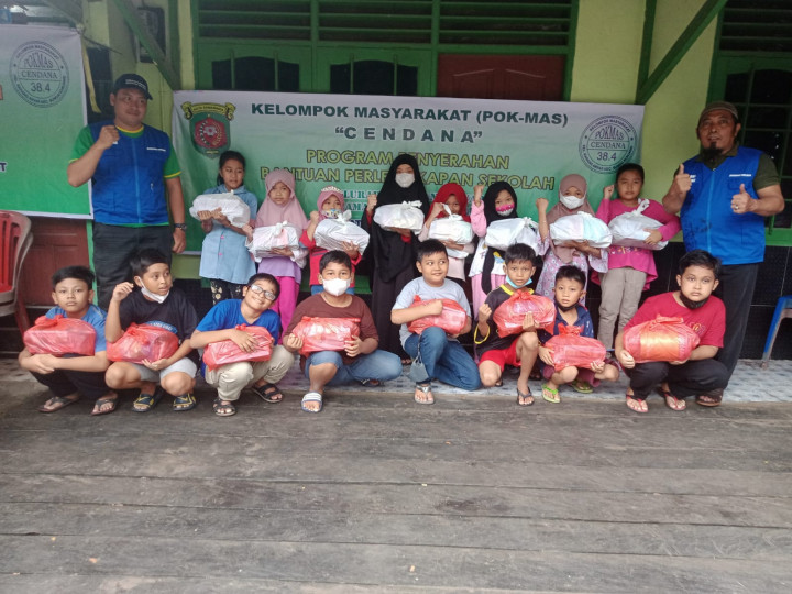30 Juli 2022, #Probebaya Pembagian paket Sembako dan Paket pendidikan dipokmas Cendana RT 03 Kelurahan karang Anyar
