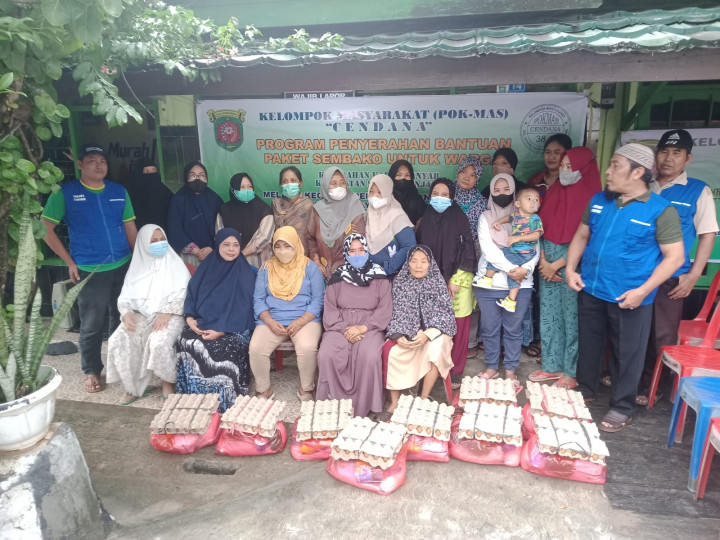 30 Juli 2022, #Probebaya Pembagian paket Sembako dan Paket pendidikan dipokmas Cendana RT 03 Kelurahan karang Anyar