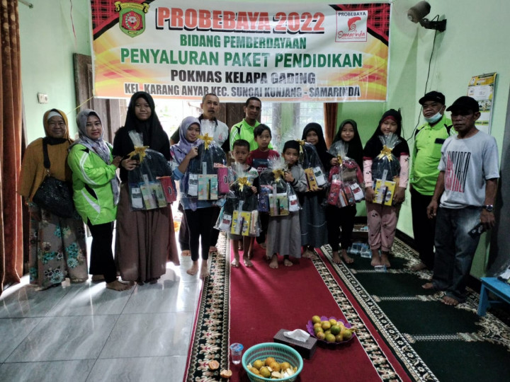 31 Juli 2022, #Probebaya Kegiatan Penyaluran bantuan paket sembako dan paket sekolah ke warga di RT.037