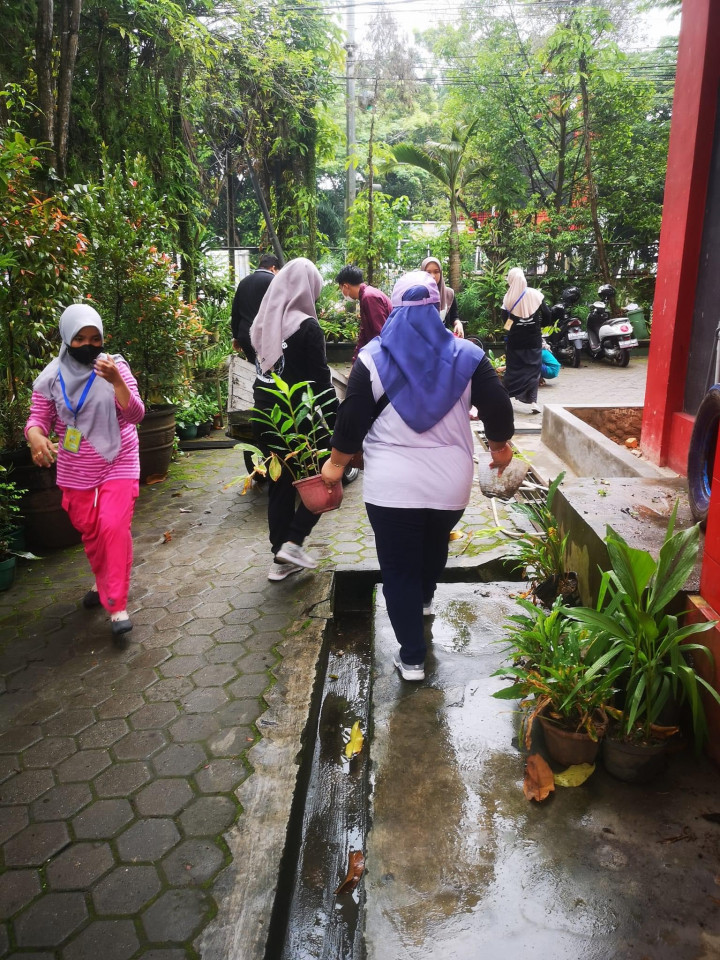 05 agustus 2022... Kerja bakti bersama di SDN 021