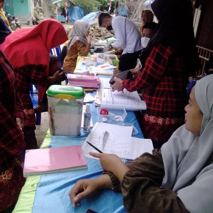 15 agustus 2022... Kegiatan rutin Posyandu Turry RT 15 Kel. Karang Anyar yang dihadiri oleh Lurah beserta Ketua TP PKK Kel. Karang Anyar, lurah Karanganyar