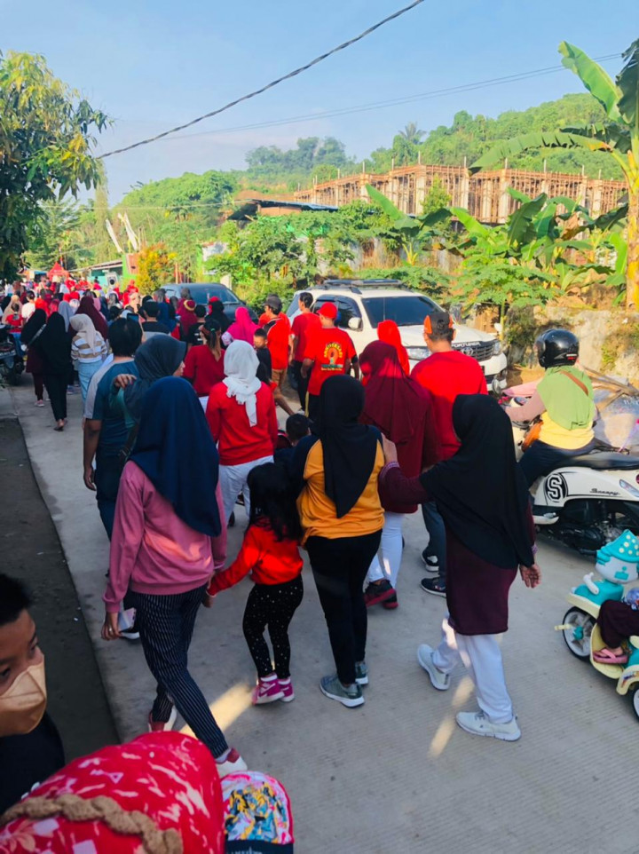 Minggu, 21 Agustus 2022 Jalan santai perayaan HUT RI ke 77 tahun 2022 di Jln. Kelapa Gading