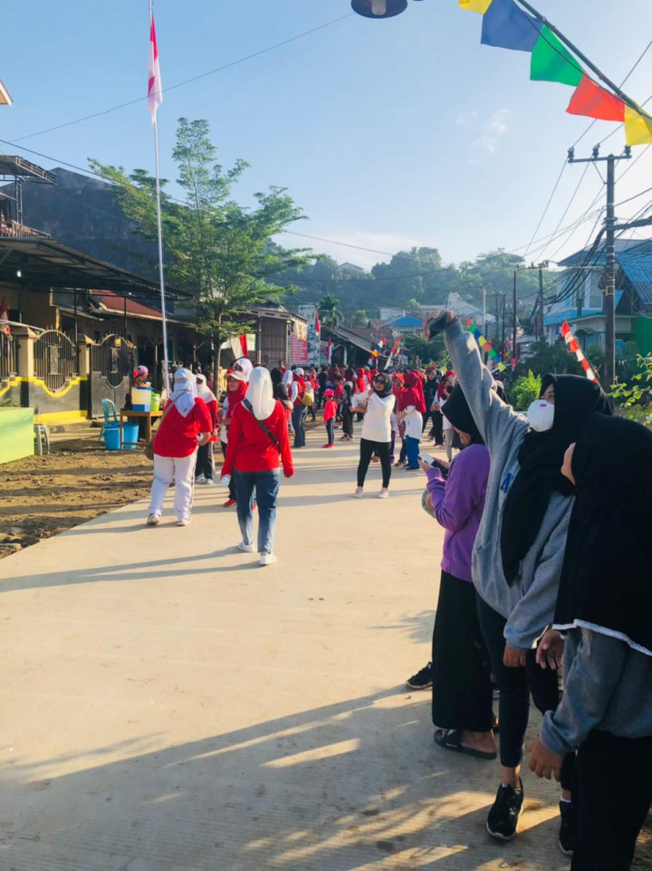 Minggu, 21 Agustus 2022 Jalan santai perayaan HUT RI ke 77 tahun 2022 di Jln. Kelapa Gading