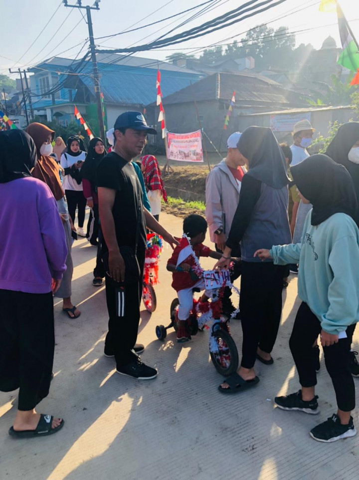 Minggu, 21 Agustus 2022 Jalan santai perayaan HUT RI ke 77 tahun 2022 di Jln. Kelapa Gading