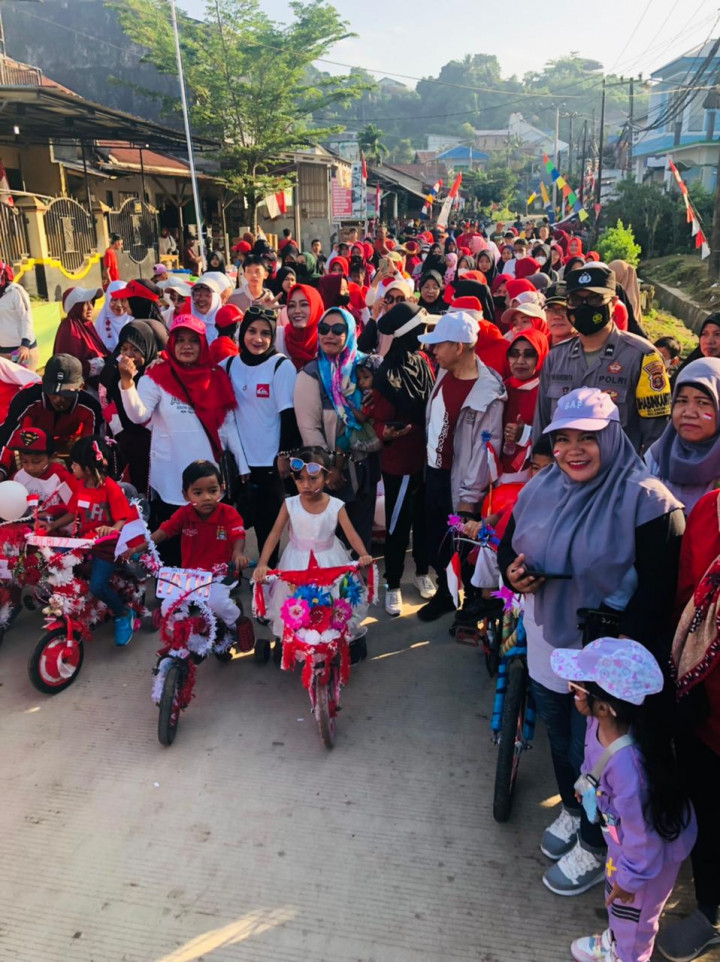Minggu, 21 Agustus 2022 Jalan santai perayaan HUT RI ke 77 tahun 2022 di Jln. Kelapa Gading