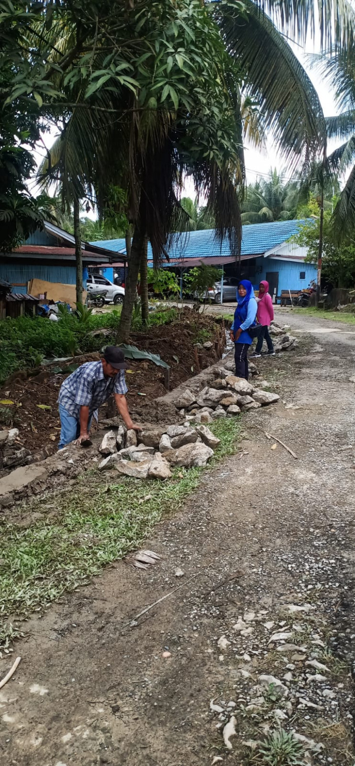 03 September 2022, #Probebaya kegiatan semenisasi jalan di RT.012, 047 dan peebaikan drainase di RT.007