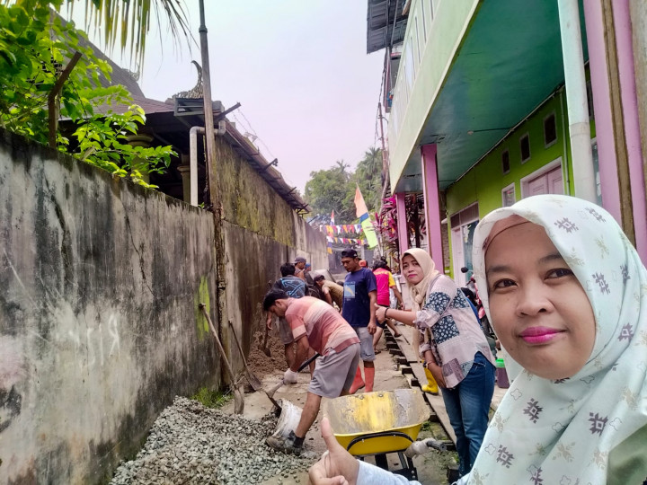 04 September 2022, #Probebaya kegiatan semenisasi di Jalan Cendana Gang 11 RT.010
