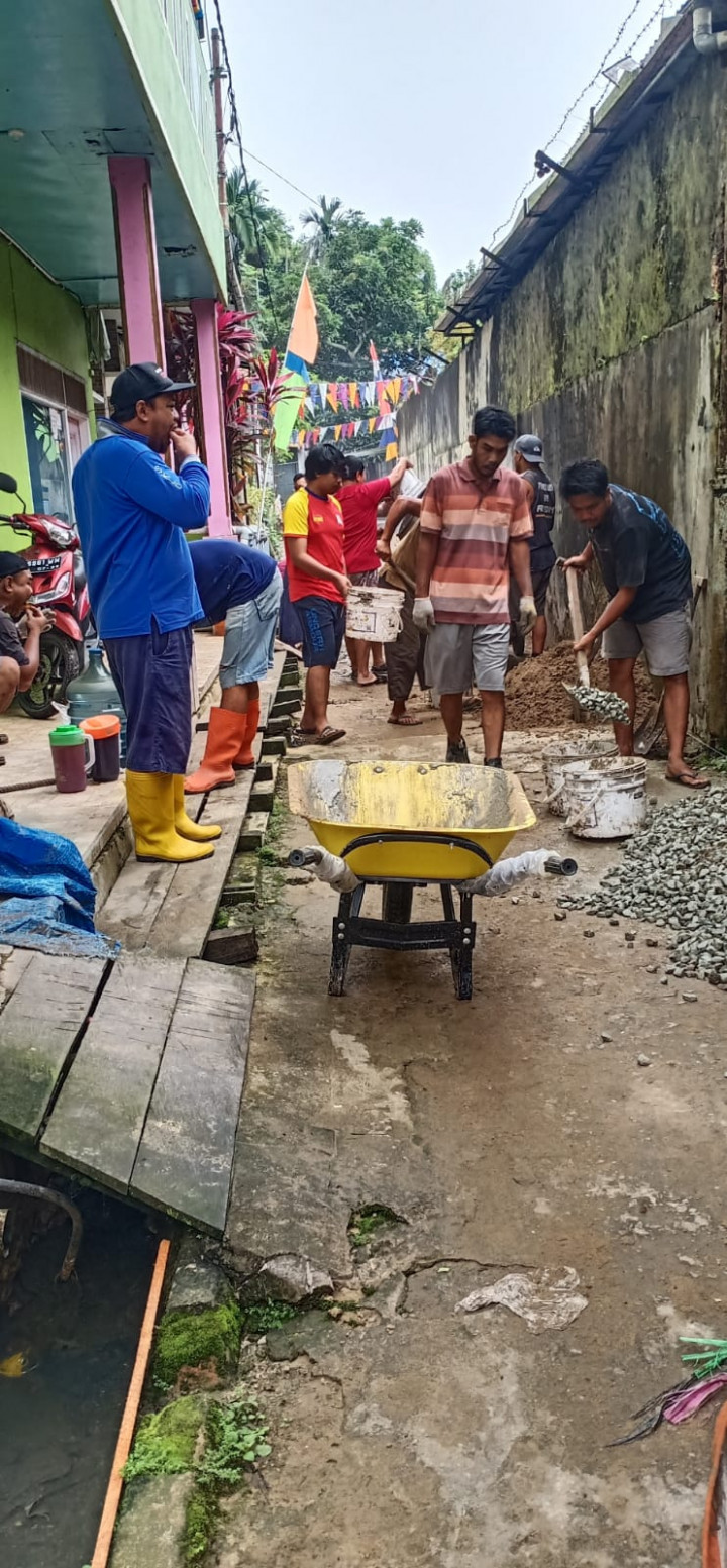 04 September 2022, #Probebaya kegiatan semenisasi di Jalan Cendana Gang 11 RT.010