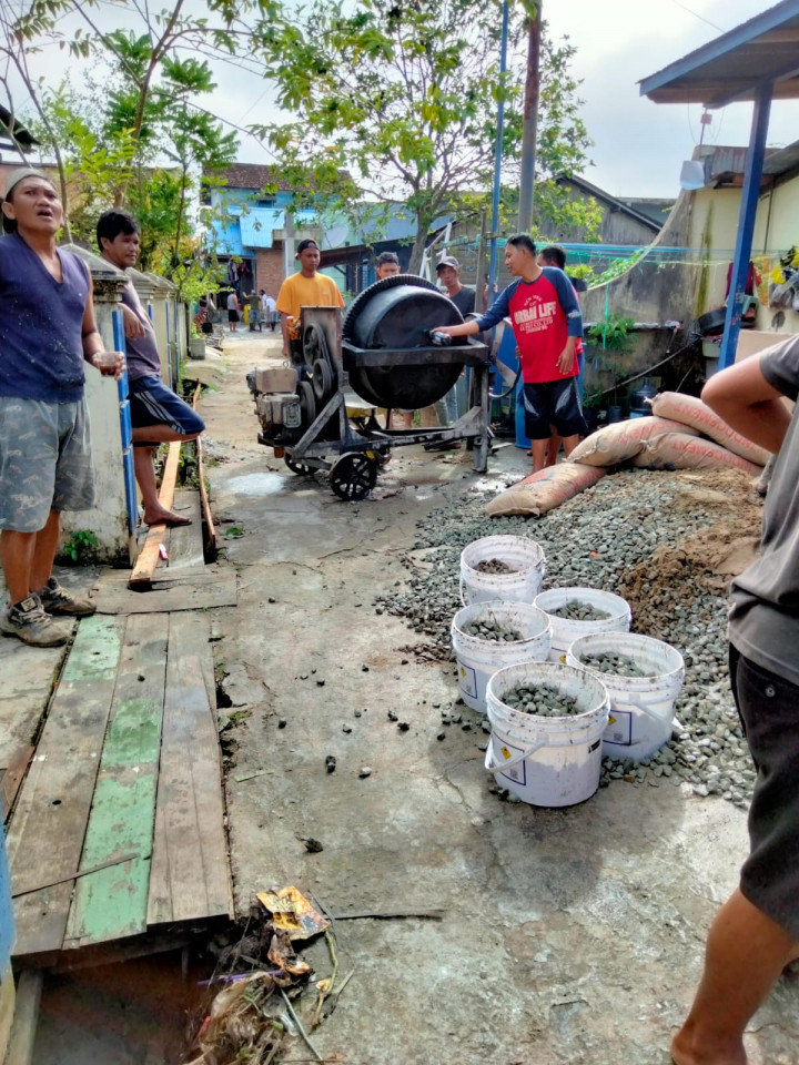 04 September 2022, #Probebaya kegiatan semenisasi di Jalan Cendana Gang 11 RT.010