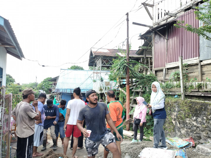 04 September 2022, #Probebaya Kegiatan semenisasi jln Cendana gang 11 RT 36 Pokmas Kelapa Gading