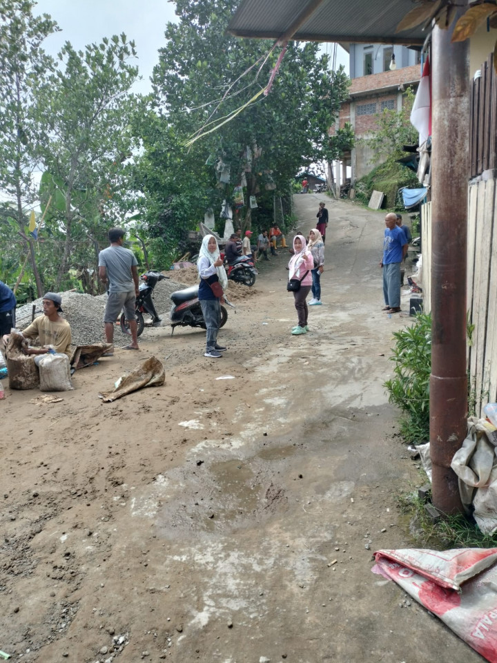 04 September 2022, #Probebaya Kegiatan semenisasi jln Cendana gang 11 RT 11 Minggu Pokmas Kelapa Gading
