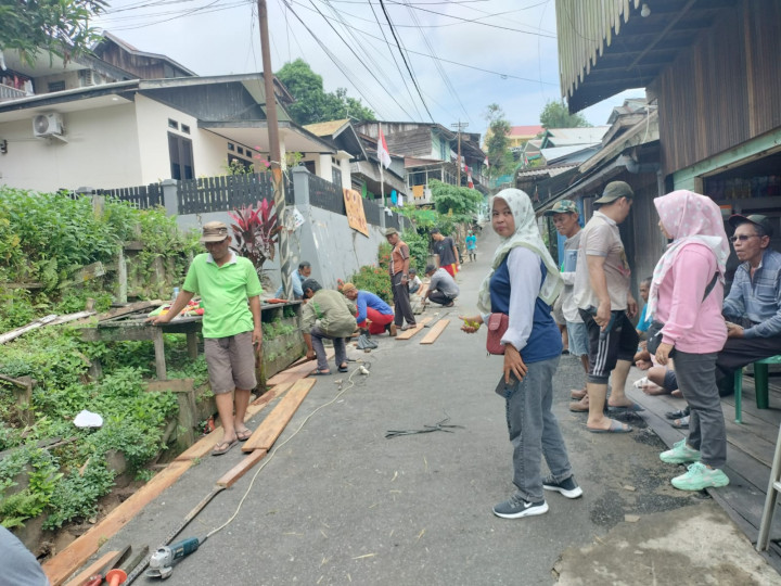 04 September 2022, #Probebaya Kegiatan Penutupan Drainase jl. Cendana gang 16, RT 14 Pokmas Kelapa Gading