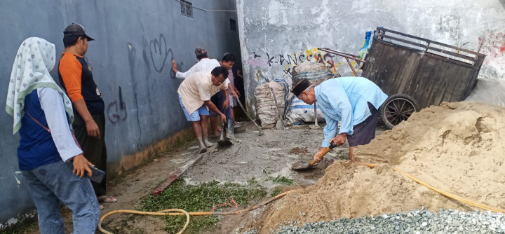 04 September 2022, #Probebaya kegiatan Semenisasi gang jln Cendana rt08 pokmas Cendana