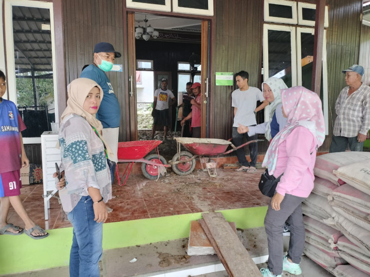 04 September 2022, #Probebaya Kegiatan Probebaya Pengecoran di mesjid Al-falaq Tengkawang dan pembongkaran keramik di langgar AlHousni Jl. Kelapa Gading RT 15 Pokmas Kelapa Gading