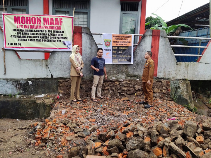 05 september 2022, #Probebaya Kunjungan Lurah Karang Anyar bersama Kasi Ekobang dan LH meninjau lokasi pembangun TPS sampah di komplek Perum. Pemda RT 02