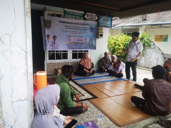 07 september 2022, #Probebaya Lurah Karang anyar memantau persiapan pembagian paket sembako kegiatan pemberdayaan pro-bebaya Kel. Karang Anyar Tahun 2022  yang akan diadakan oleh kelompok masyarakat Kahoi Bersatu