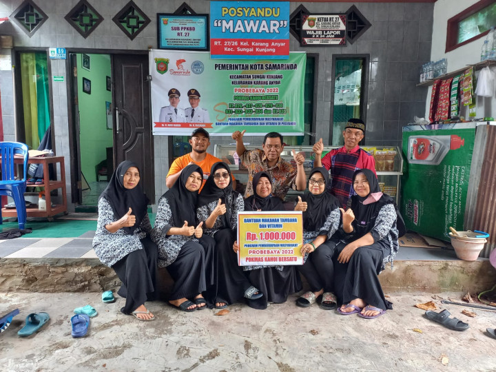 10 September 2022, #Probebaya Kegiatan Pokmas Kahoi Bersatu," Penyerahan bantuan makanan tambahan dan vitamin