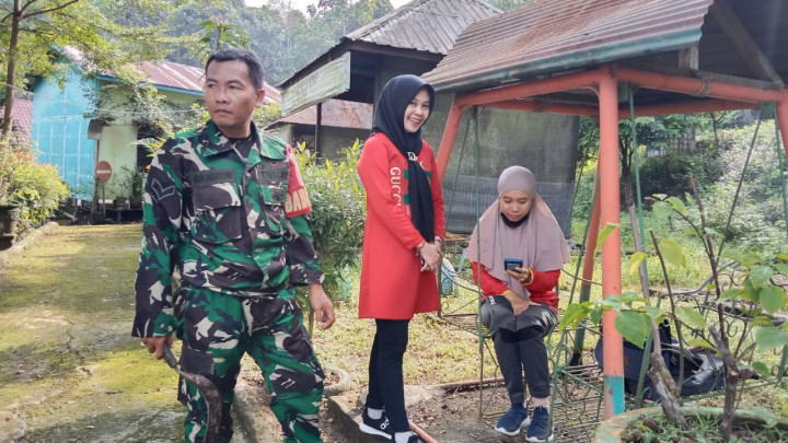 Jumat, 12 September 2022 membersihkan Taman Lalu Lintas Letj. MT. Haryono