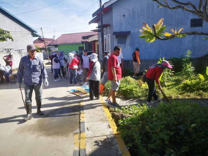 14 Oktober 2022, Jumat bersih persiapan penilaian lomba PHBS tingkat kota Samarinda di RT 30 Kel. Karang Anyar...